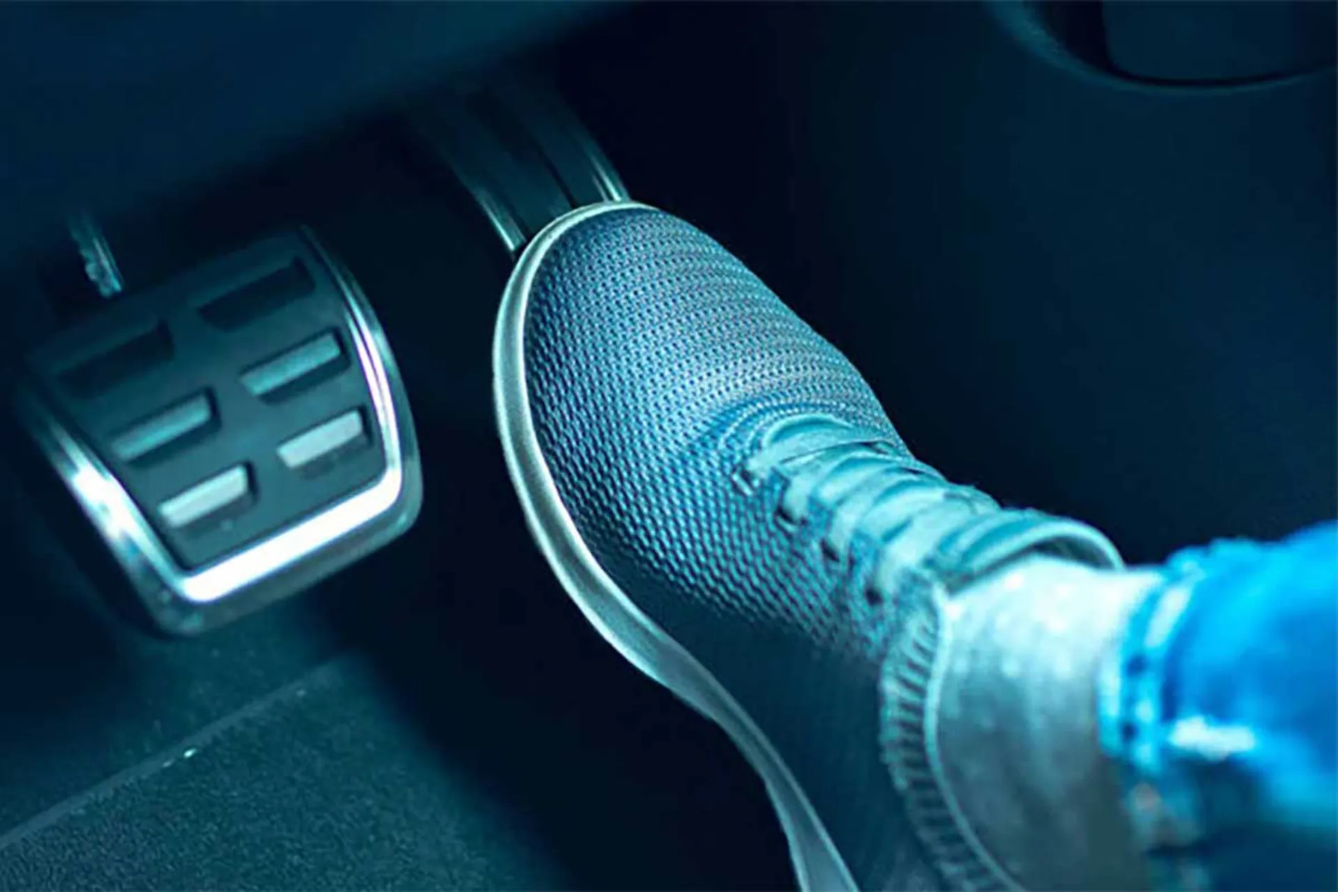 رانندگی با یک پدال (one pedal Driving) چیست؟